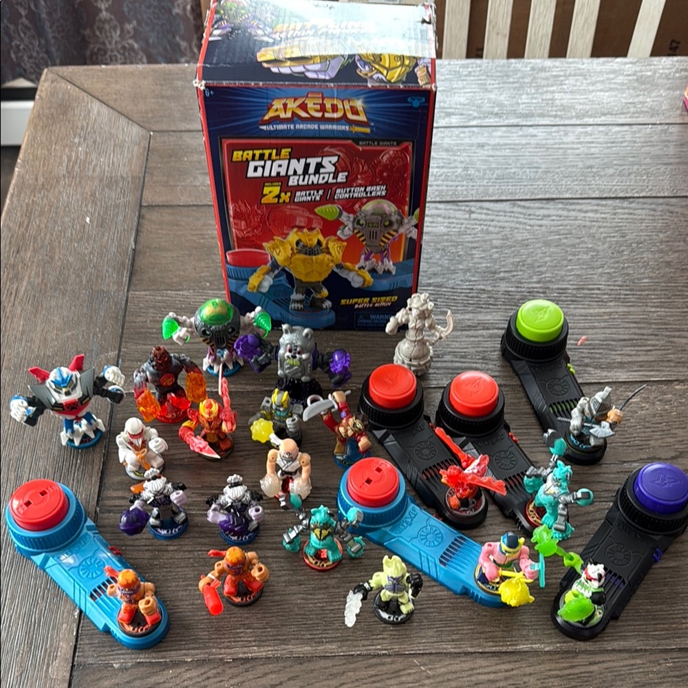Battle Giants Bundle - Multicolor Action Figures